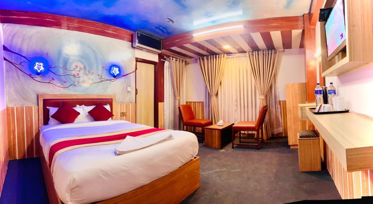 Thamel Seasons Hotel カトマンズ エクステリア 写真
