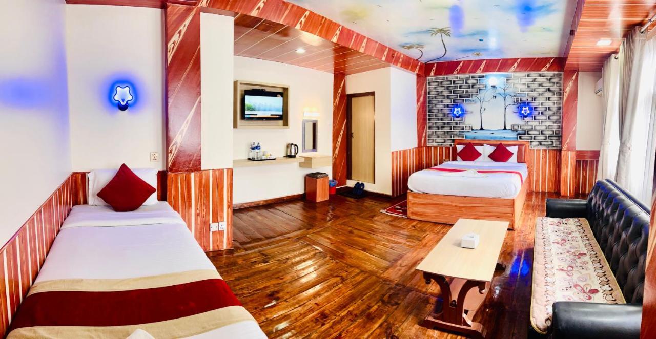 Thamel Seasons Hotel カトマンズ エクステリア 写真