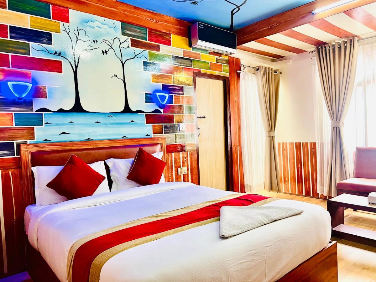 Thamel Seasons Hotel カトマンズ エクステリア 写真
