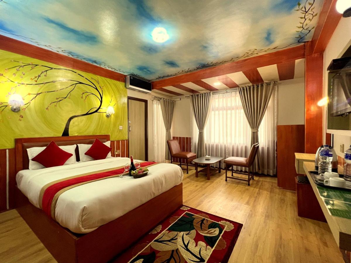 Thamel Seasons Hotel カトマンズ エクステリア 写真