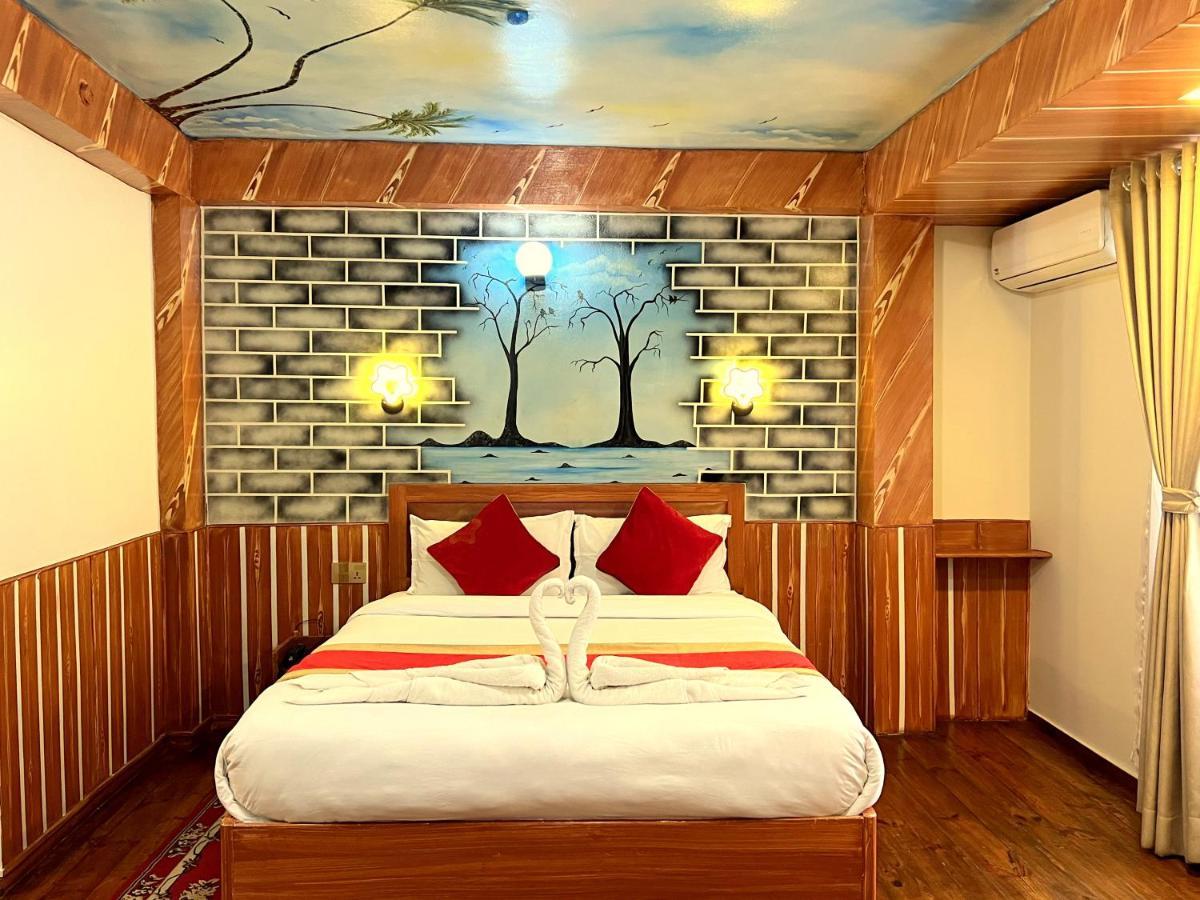 Thamel Seasons Hotel カトマンズ エクステリア 写真