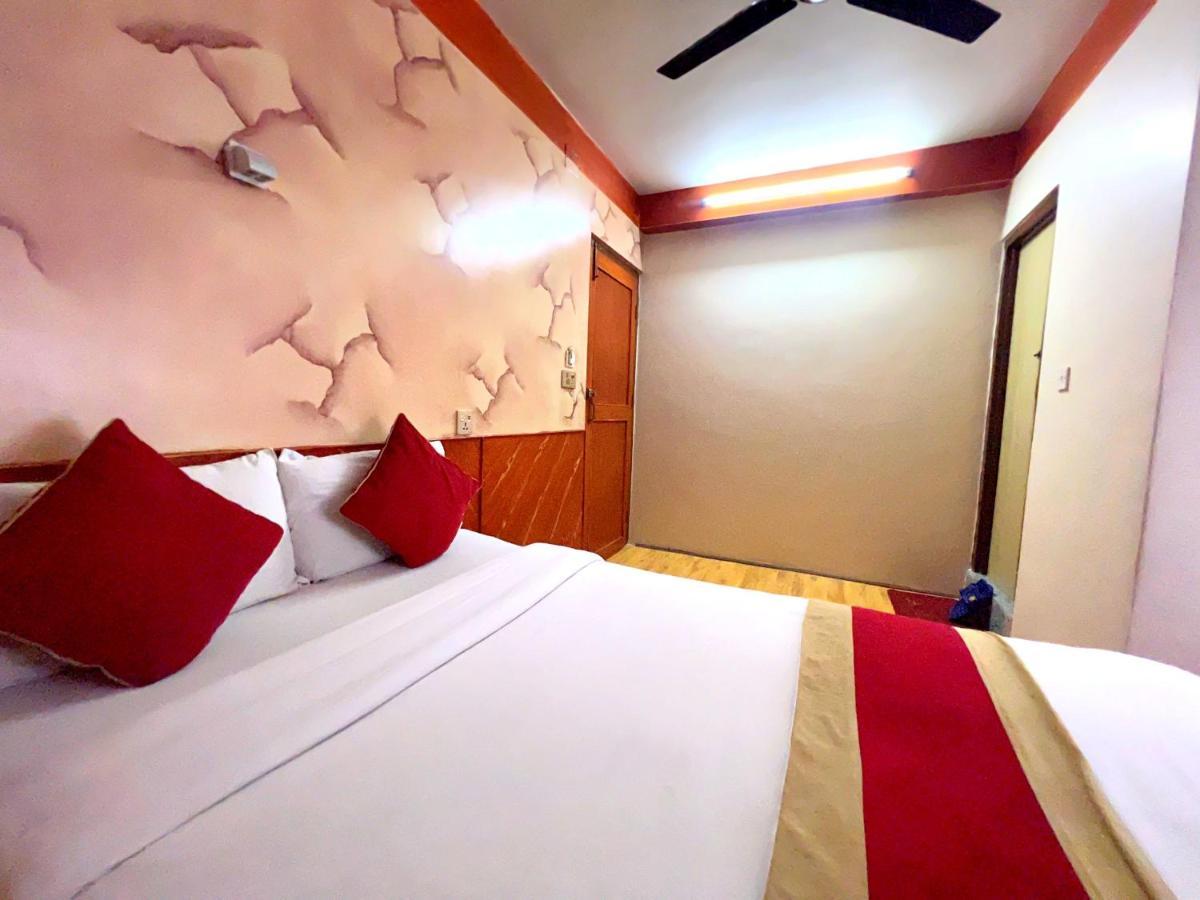 Thamel Seasons Hotel カトマンズ エクステリア 写真